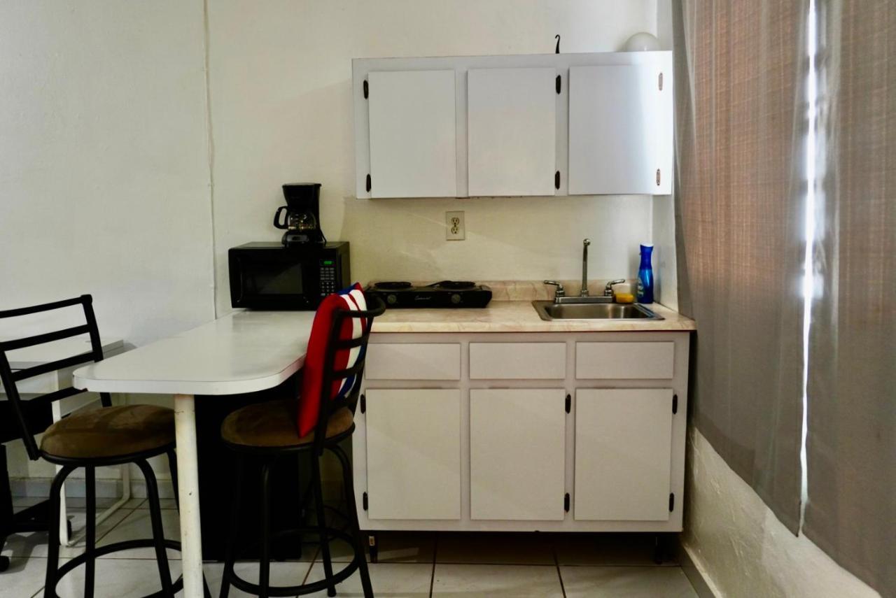 All You Need Studios Walking Distance To Beach Isla Verde San Juan Exteriér fotografie
